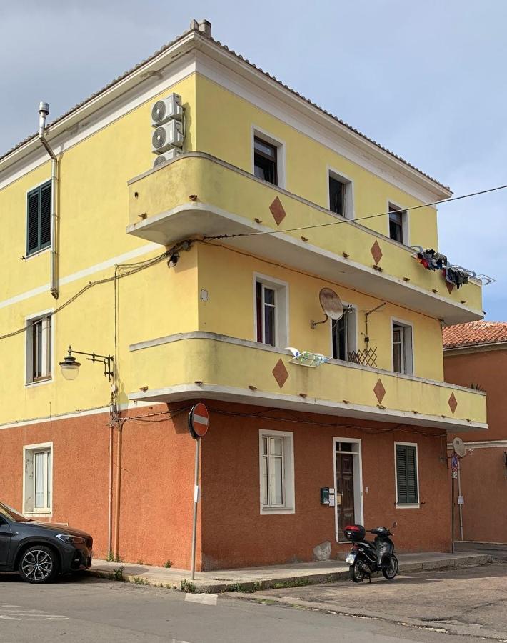 Апартаменты Casa Balilla Ла-Маддалена Экстерьер фото